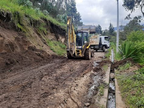 Prefectura De Imbabura Los Trabajos De Limpieza De Las VÍas Se