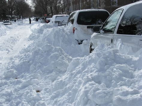 Snowed In? A Guide to Snow Routes and Plowing in Chicago