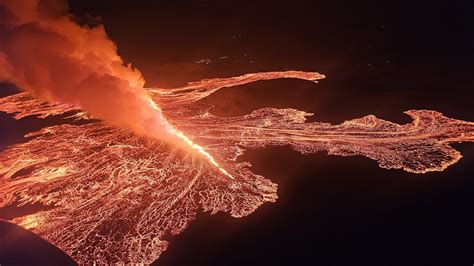 Icelandic Volcano Erupts With Mesmerizing Lava For 7th Time