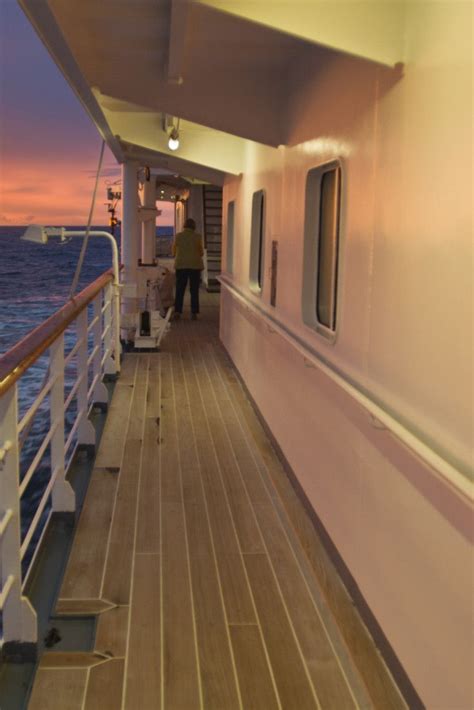 How To Pick The Perfect Cruise Ship Cabin | Best cruise ships, Cruise ...