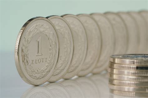 Kursy Walut Ile Kosztuj Euro Dolar I Frank Biznes W Interia Pl