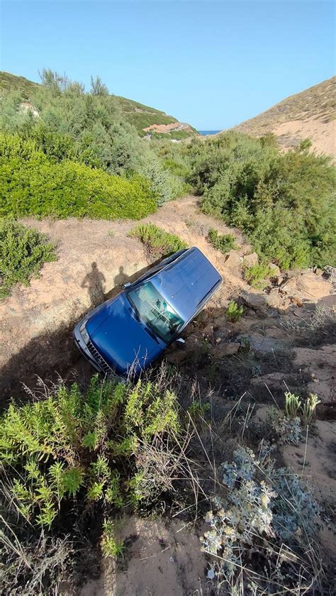 Fuoristrada Sulle Dune In Spiaggia Sarda Multa Di Euro