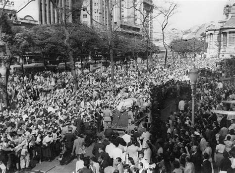 Como Morreu Carmen Miranda - File:Cortejo fúnebre de Carmen Miranda.jpg - Wikimedia Commons