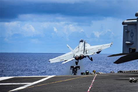 共軍才宣布台海軍演 美航艦雷根號重返南海演習執行海上防空任務 Yahoo奇摩汽車機車