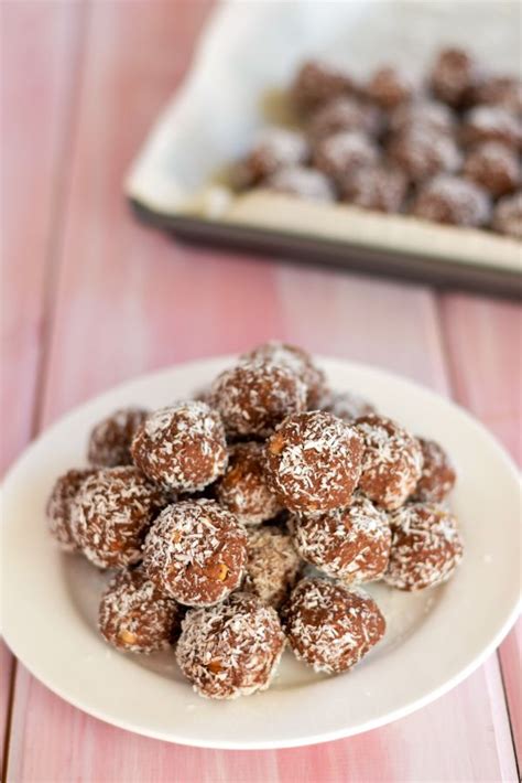 Amazing Amaretto Booze Balls 8 Cooking And Baking Boozy Desserts Food