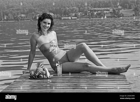 7 Hot Sexy Sofia Kovalevskaya Bikini Pics