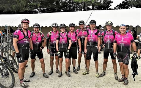 Les coureurs du VC Évron ont gravi les Monts dArrée Le Télégramme