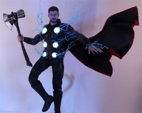 Hot Toys Thor R Thor