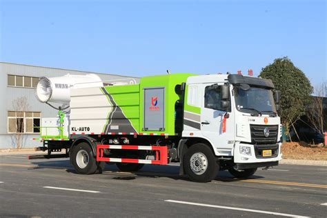 Dongfeng Truck Mounted Water Transportation And Road Washing Truck Dust