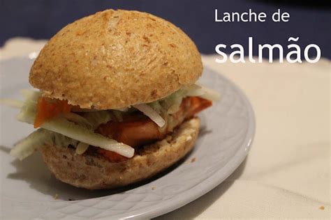 Lanche de Salmão Para Uma Refeição Rápida e Saudável