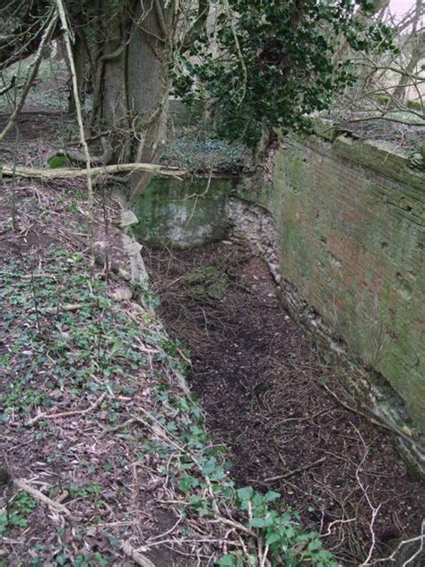 Inner Wall Of Disused Thames And Severn Vieve Forward Cc By Sa 2 0