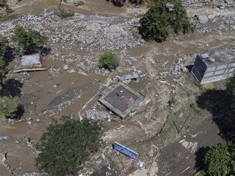 Le bilan des inondations s alourdit à 57 morts et 22 disparus en