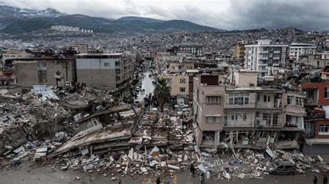 Lübnan Deprem nedeniyle Türkiye ye arama kurtarma ekipleri gönderebiliriz