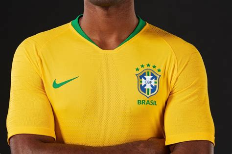 Fotos Da Copa Novo Uniforme Da Sele O Brasileira Para Copa De