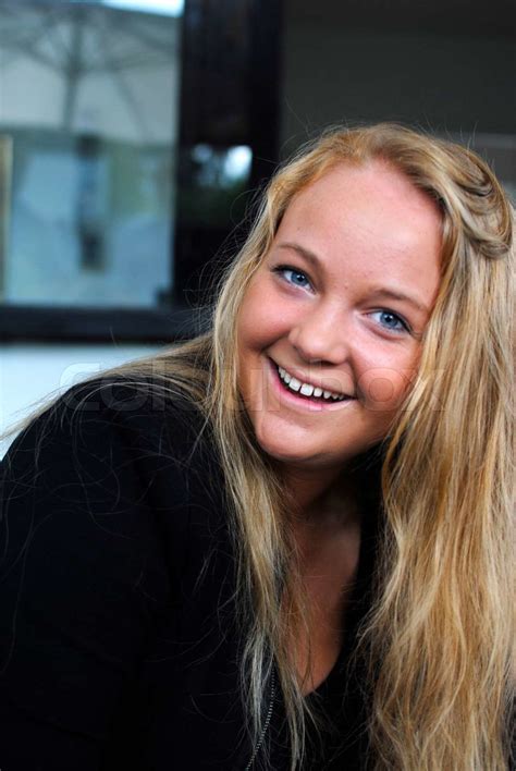 glad pige stock foto colourbox