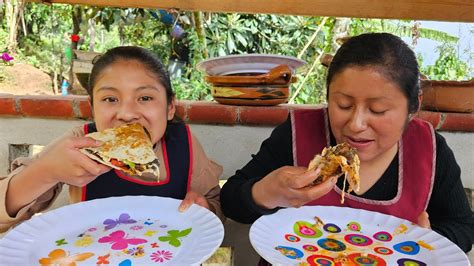 ASI SE PREPARA LAS TLAYUDAS UN SABOR OAXAQUEÑO YouTube