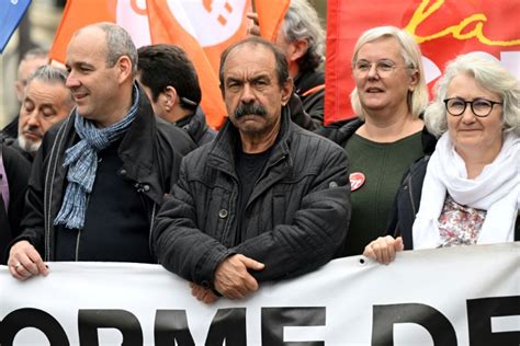 França Tem Novo Dia De Protestos Contra Reforma Da Previdência IstoÉ Dinheiro