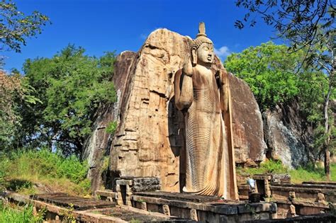 Premium Photo Big Statue Of Buddha Awukana Sri Lanka Landmarks