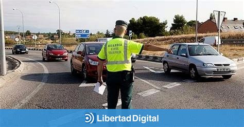 Guardia Civil Y Mossos Disparan A Un Hombre En Un Peaje En Gerona Que