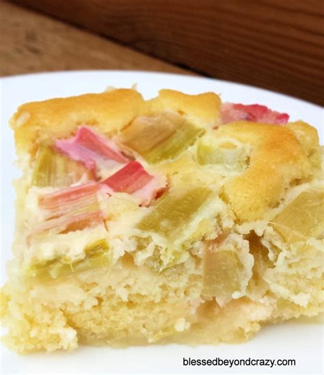 Easy Rhubarb Cake