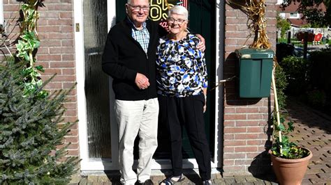 Lou En Truus 65 Jaar Getrouwd Maar Ze Vallen Nog Altijd Hand In Hand