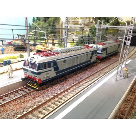 SET DE 2 LOCOMOTIVES ELECTRIQUE SERIE E633 ET 200 BLEUE ET GRISE