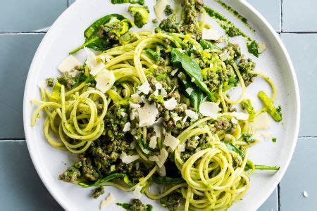 Pastaschotel Met Gehakt Spinazie Champignons En Kaaskorstje