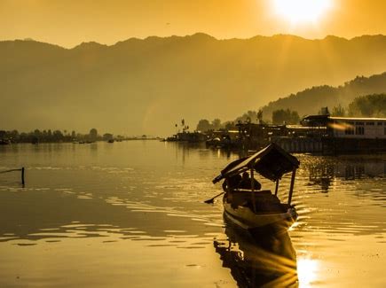 Book Jammu And Kashmir Tour Packages From Mumbai At Best Price