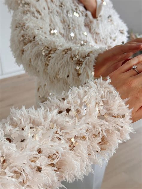 Sweter cekiny i piórka Blissful beż The Nude