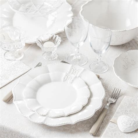 Assiette creuse en faïence blanche Bourgeoisie Maisons du Monde