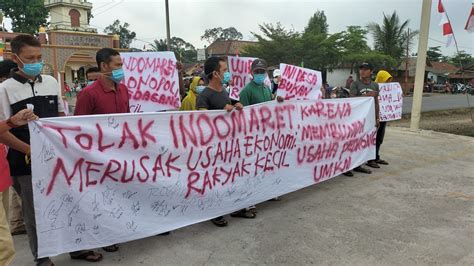 Didemo Warga Lesung Batu Muda Muratara Gerai Indomaret Ditutup