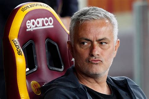 Jose Mourinho Antrenorul Echipei AS Roma A Fost Demis Din Cauza