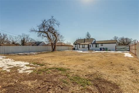 listed adorable okc ranch  large lot west main