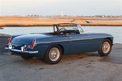 Official Buying Guide: MGB Roadster - The Quintessential British Roadster