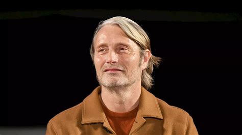 Mads Mikkelsen Essere Padre Ti Rende Un Po Immortale Perch Sai Che