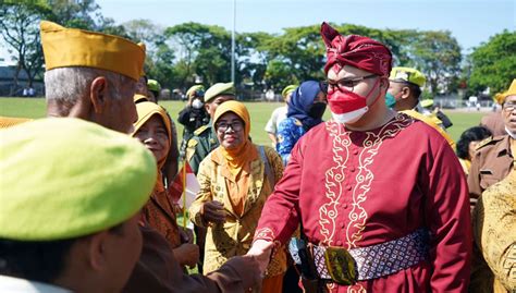 Warga Kediri Senang Bupati Menyatu Dengan Rakyat Saat Upacara HUT RI