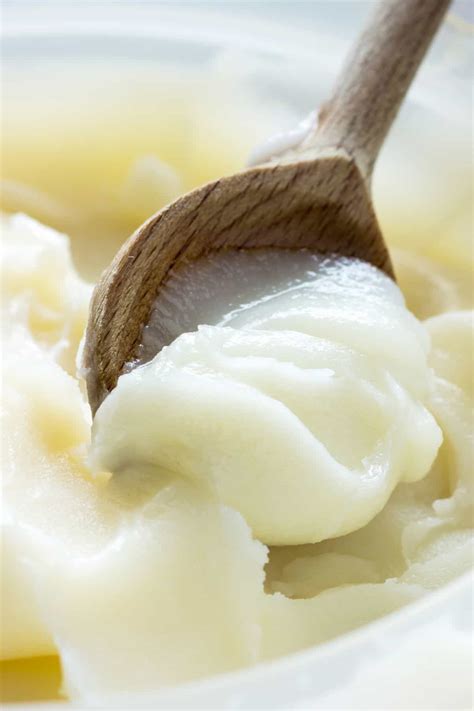 What is Shortening in Baking - Spatula Desserts