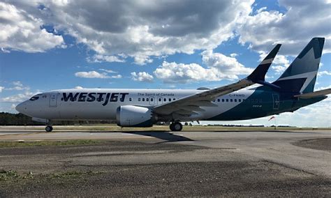 Westjet To Lay Off 700 Pilots At The End Of April Simple Flying