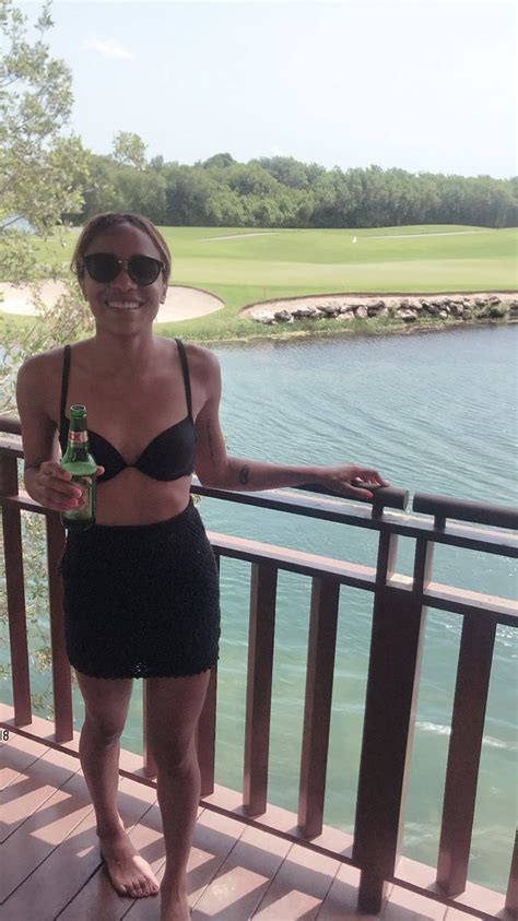 Hot Sexy Nadeska Alexis Bikini Pics