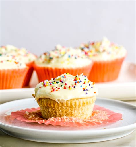 Eggless Vanilla Cupcakes With Cream Cheese Frosting The Desserted Girl