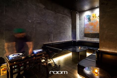 Bar 335 บาร์ลับ สไตล์ญี่ปุ่นลุคโมเดิร์น ในบรรยากาศมืดสลัวใต้แสงเทียน Room