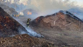 Edomex Reabren autopista Chamapa Lechería tras incendio de pastizal