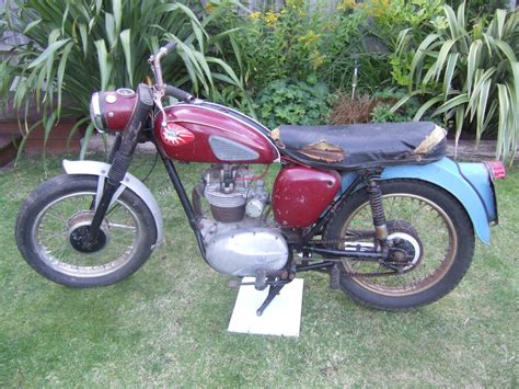 1960 BSA C15 in Need of Restoration