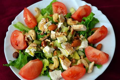 Garden Salad with Nuts – Cvetybaby