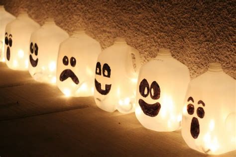 17 Cool DIY Halloween Lanterns And Luminaries - Style Motivation