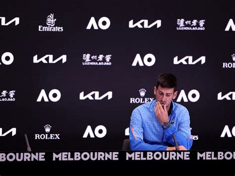 Por qué el mensaje en la botella de Novak Djokovic causó una revolución