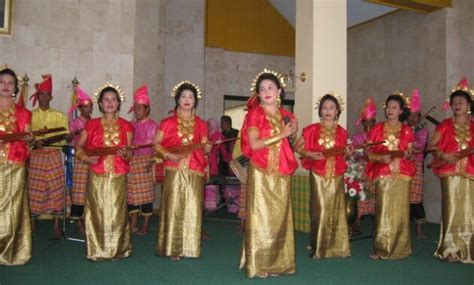 10 Tarian Tradisional Sulawesi Selatan Yang Paling Terkenal