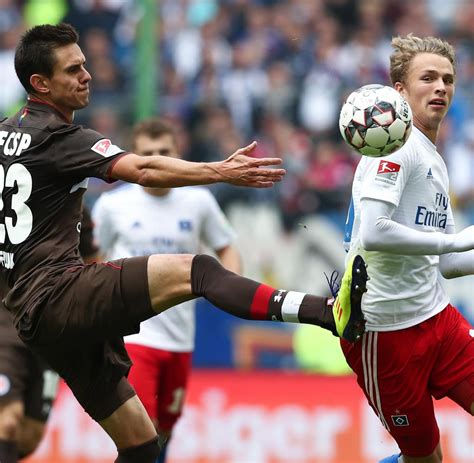 St Pauli Hsv FC St Pauli HSV Rothosen Feiern Deutlichen Derbysieg