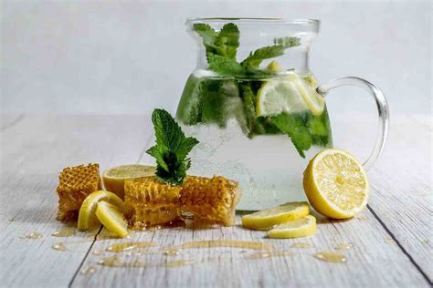 warm lemon water - Ayurvedum