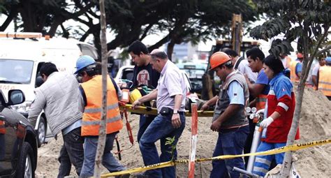 Dos Obreros Se Salvan De Morir Sepultados FOTOS PERU CORREO